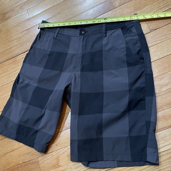 Lululemon Mens Kahuna 11” Shorts Size 36 Casual Golf Athletic Black Check Plaid - Picture 6 of 10